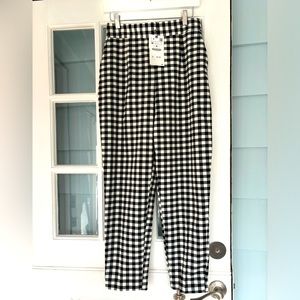 Zara houndstooth side zip trousers with small pleated front.
